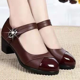 Round Toe Soft Bottom Low-cut Buckled Chunky Heel Shoes - 图片 2